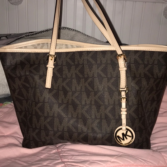 Michael Kors Handbags - Michael Kors Jet Set Travel Tote